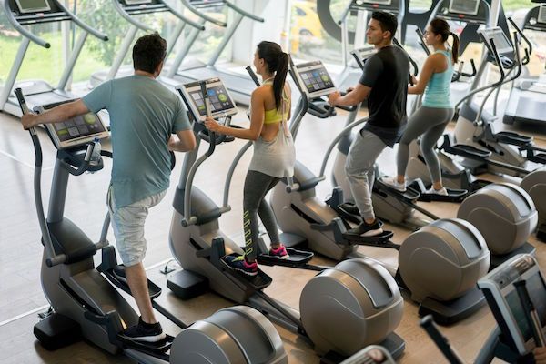 bicicleta eliptica gimnasio