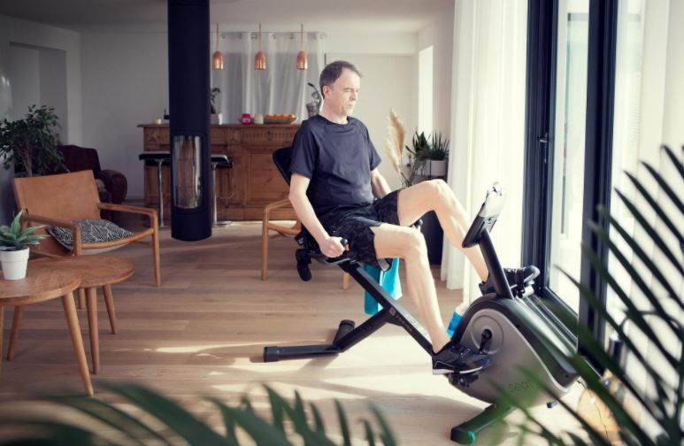 Bicicleta estatica de decathlon - Domyos E-seat_casa